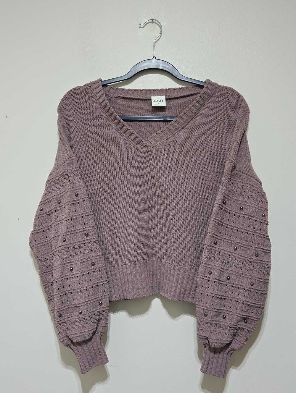 Nikka K Mauve V-Neck Sweater with Beaded Balloon Sleeves